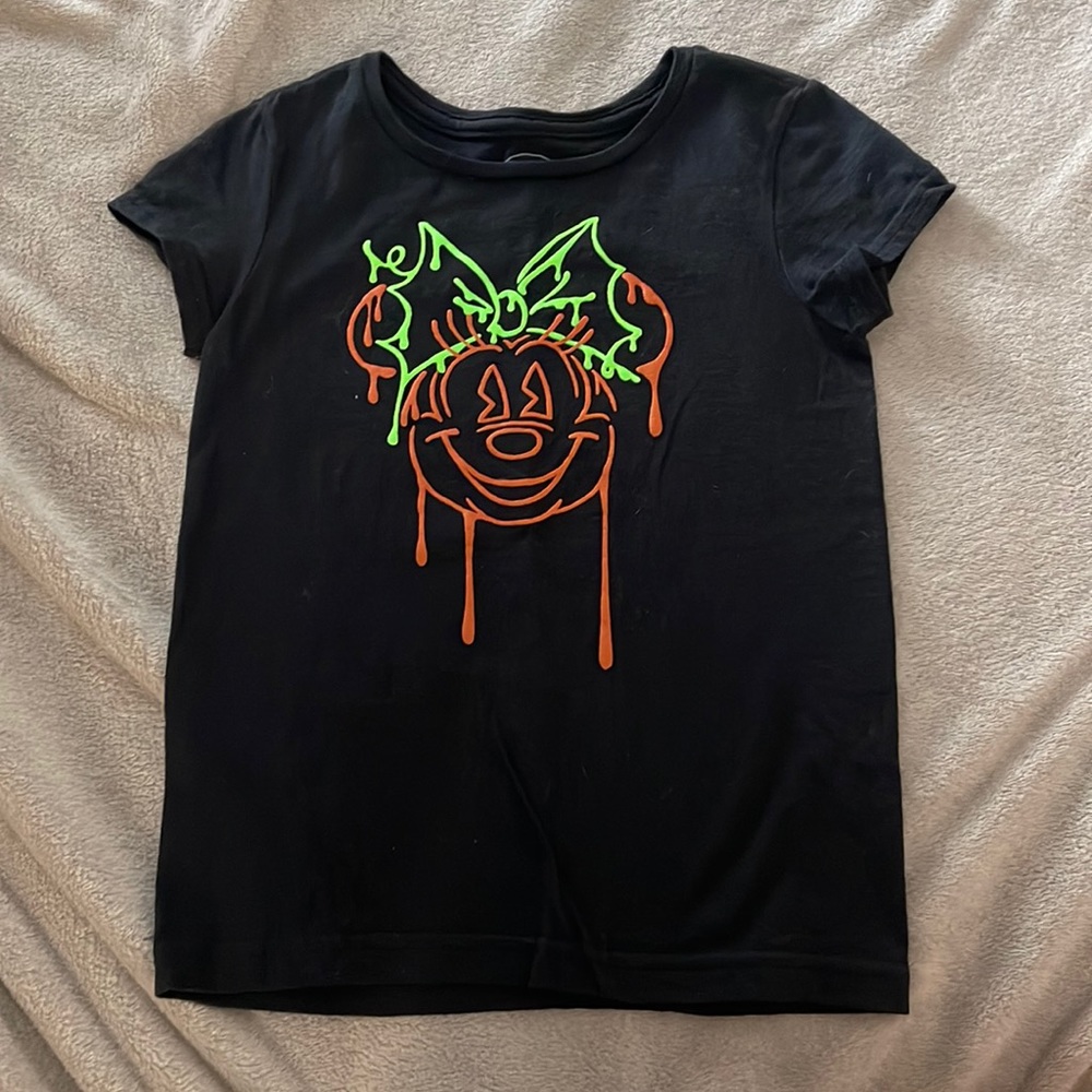 Minnie Mouse glow in the dark shirt